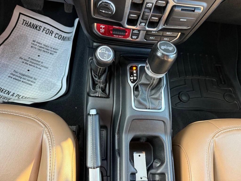 Jeep Wrangler Unlimited Vehicle Full-screen Gallery Image 30