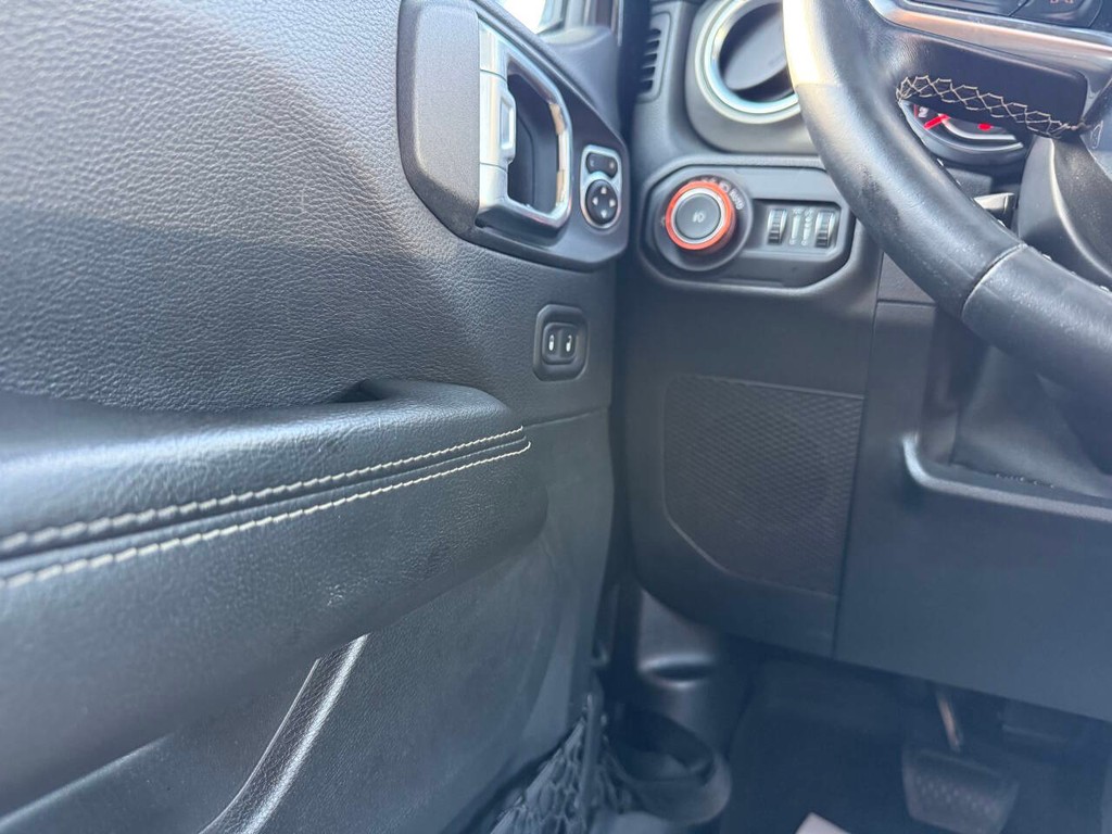 Jeep Wrangler Unlimited Vehicle Full-screen Gallery Image 31