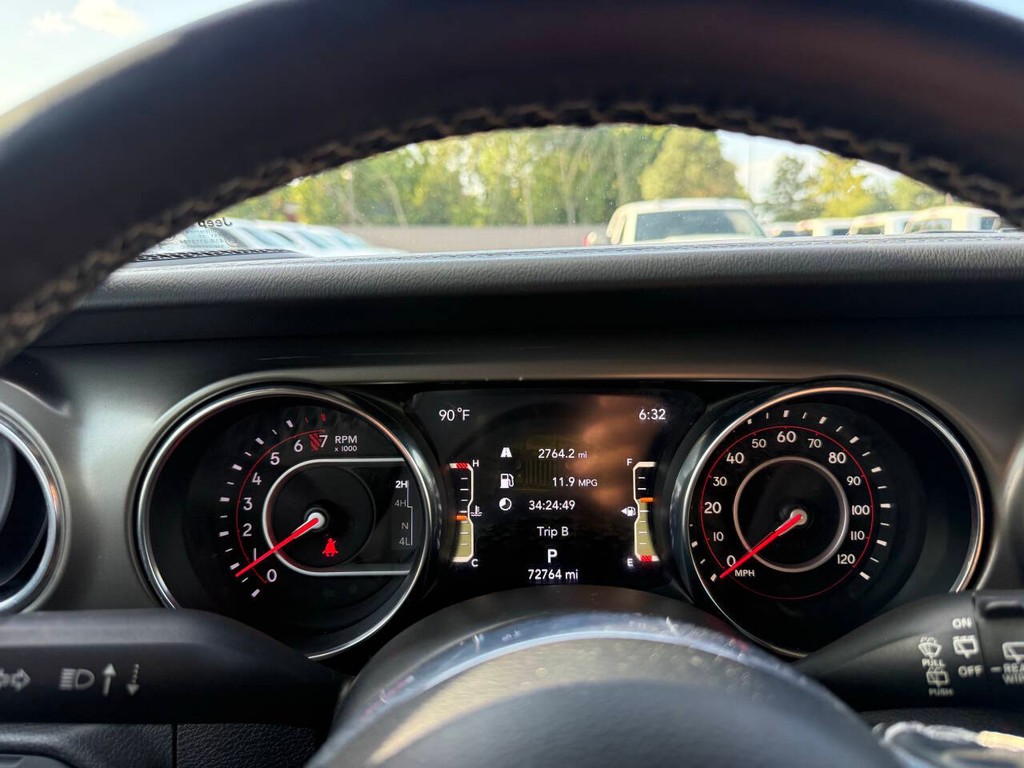 Jeep Wrangler Unlimited Vehicle Full-screen Gallery Image 32