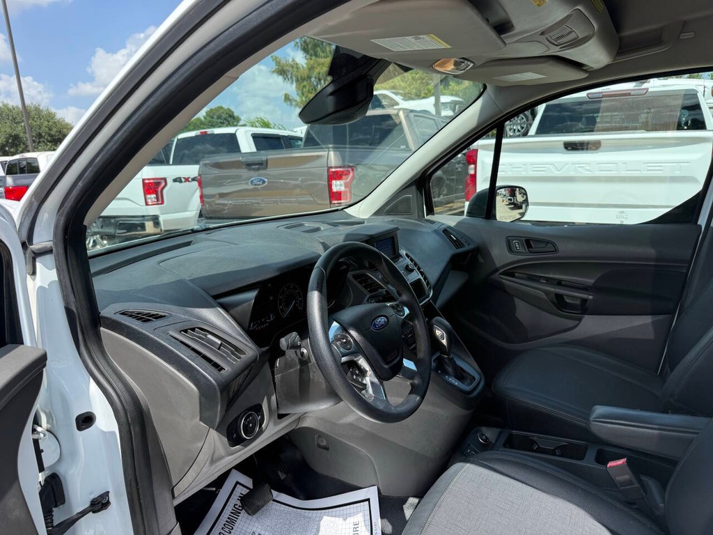 Ford Transit Connect Van Vehicle Full-screen Gallery Image 06