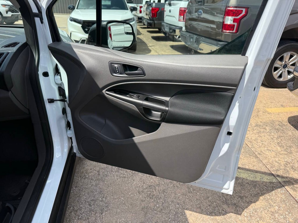 Ford Transit Connect Van Vehicle Full-screen Gallery Image 11