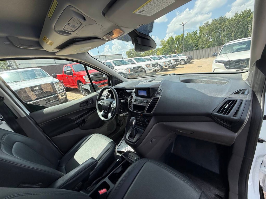Ford Transit Connect Van Vehicle Full-screen Gallery Image 13