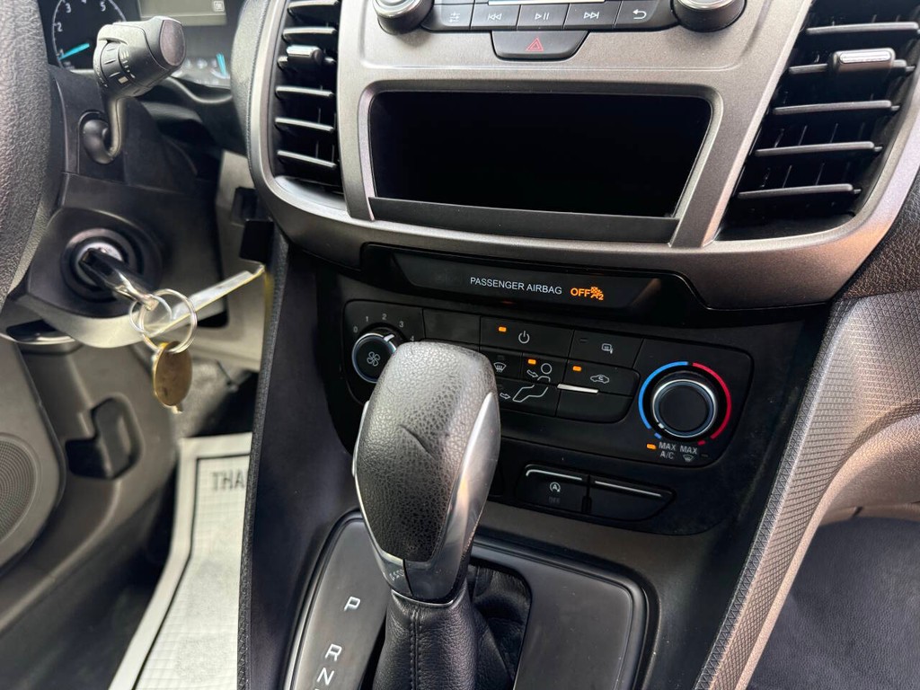 Ford Transit Connect Van Vehicle Full-screen Gallery Image 21