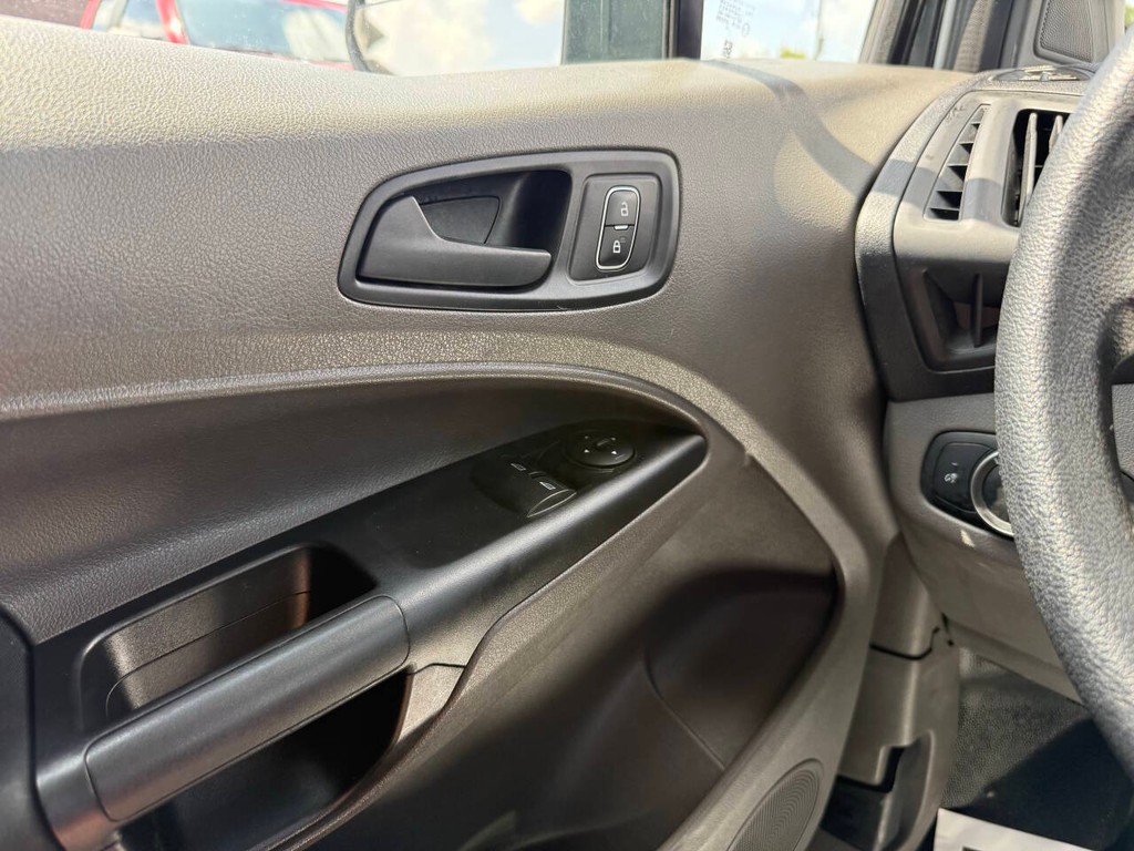 Ford Transit Connect Van Vehicle Full-screen Gallery Image 23