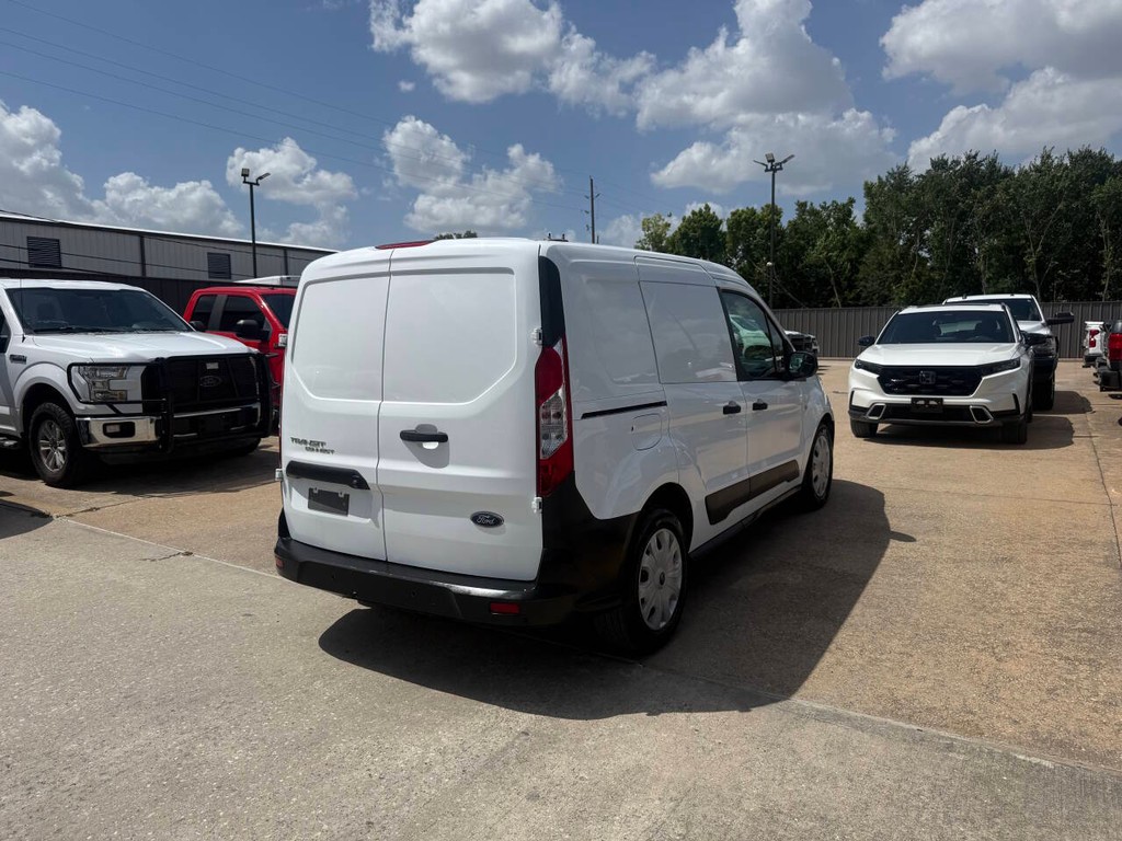 Ford Transit Connect Van Vehicle Full-screen Gallery Image 04