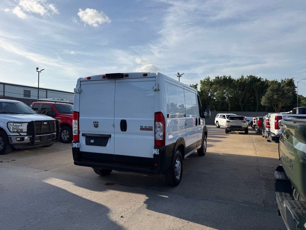 Ram ProMaster Cargo Van Vehicle Full-screen Gallery Image 05