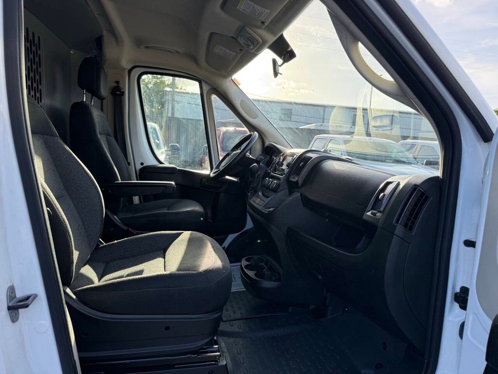 Ram ProMaster Cargo Van Vehicle Full-screen Gallery Image 10