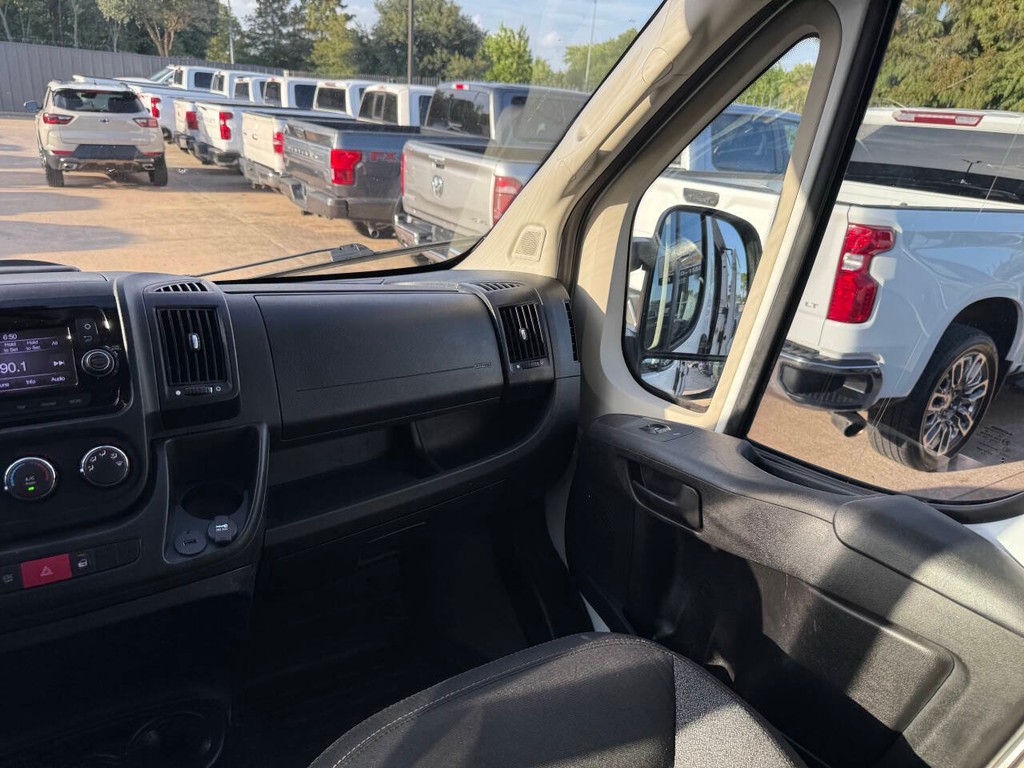Ram ProMaster Cargo Van Vehicle Full-screen Gallery Image 15