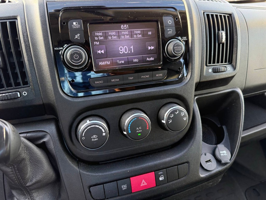 Ram ProMaster Cargo Van Vehicle Full-screen Gallery Image 22