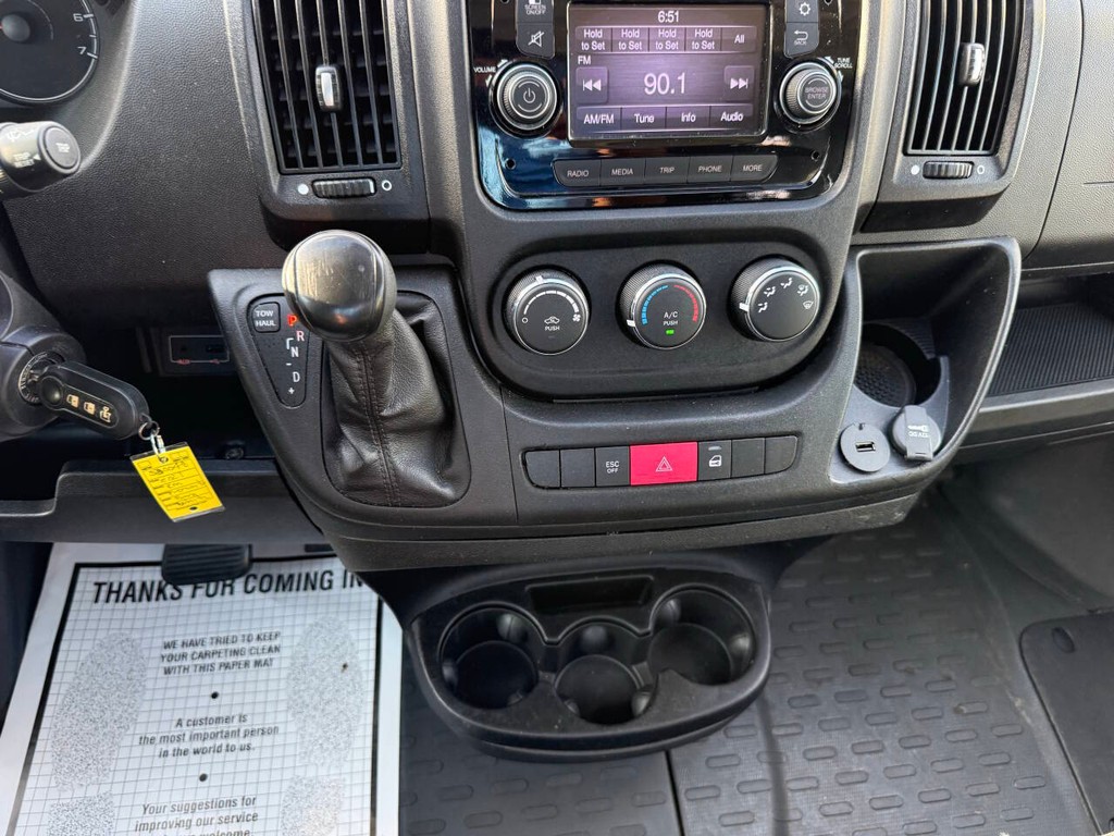 Ram ProMaster Cargo Van Vehicle Full-screen Gallery Image 23