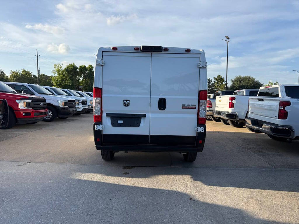 Ram ProMaster Cargo Van Vehicle Full-screen Gallery Image 32