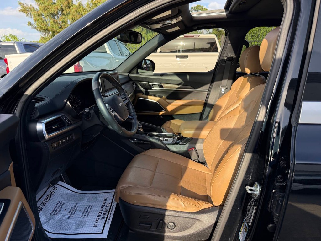 Kia Telluride Vehicle Full-screen Gallery Image 07