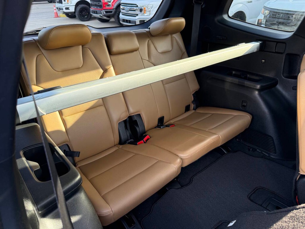 Kia Telluride Vehicle Full-screen Gallery Image 16