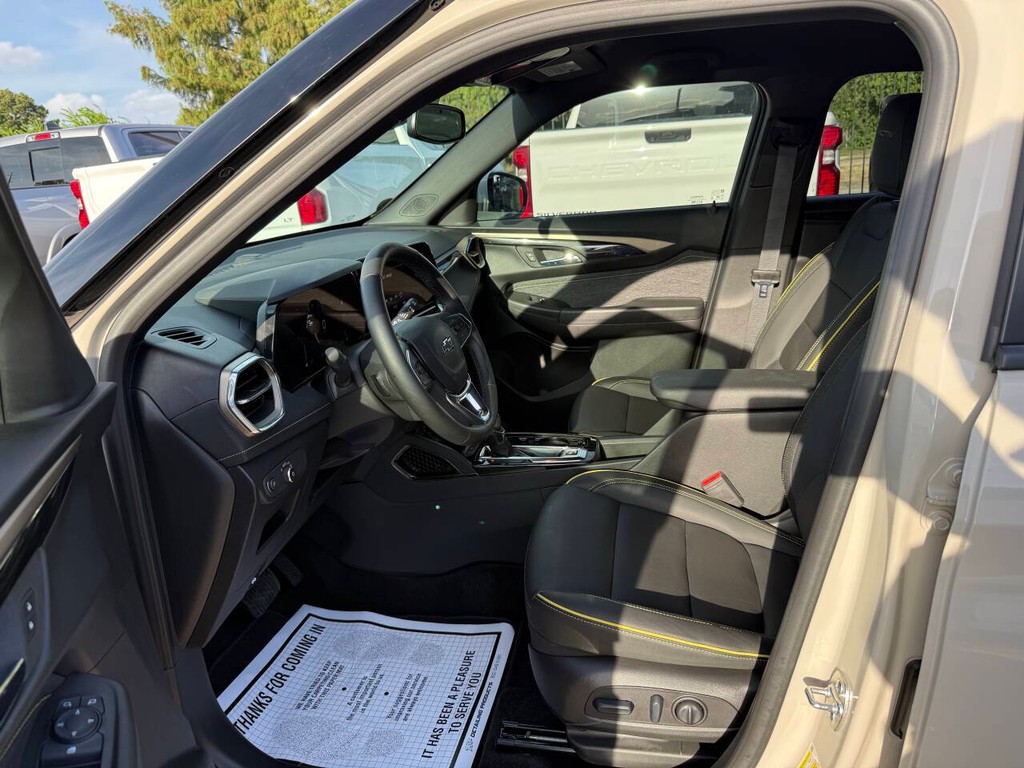 Chevrolet Trailblazer Vehicle Full-screen Gallery Image 07