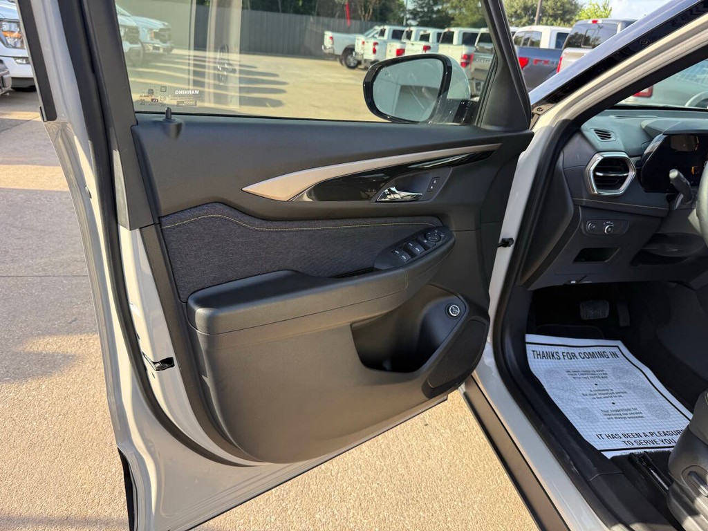Chevrolet Trailblazer Vehicle Full-screen Gallery Image 08