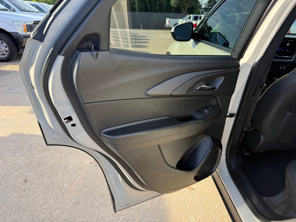 Chevrolet Trailblazer Vehicle Full-screen Gallery Image 14