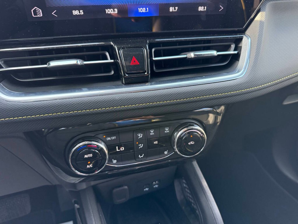 Chevrolet Trailblazer Vehicle Full-screen Gallery Image 28