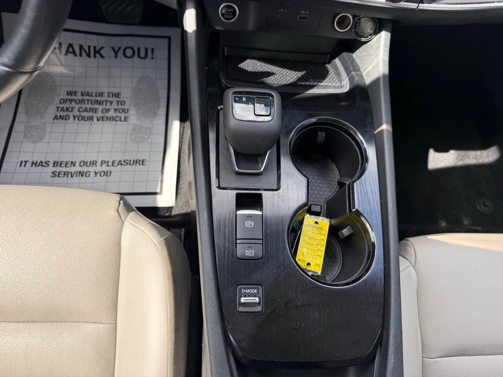 Nissan Rogue Vehicle Full-screen Gallery Image 29