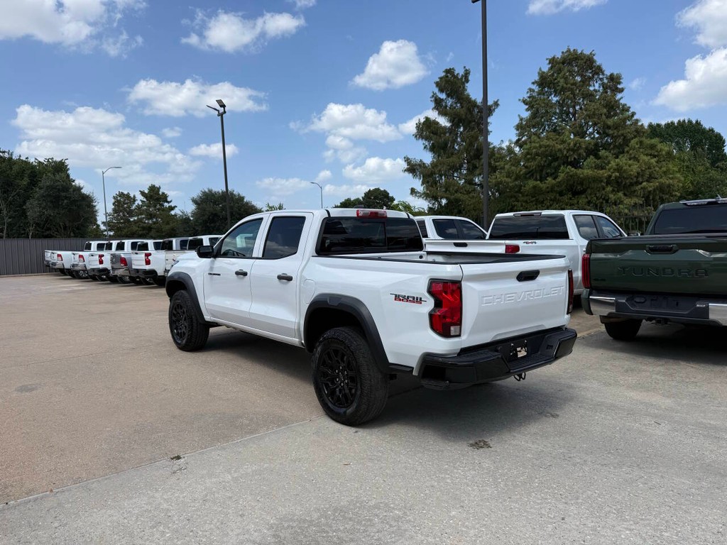 Chevrolet Colorado Vehicle Full-screen Gallery Image 04