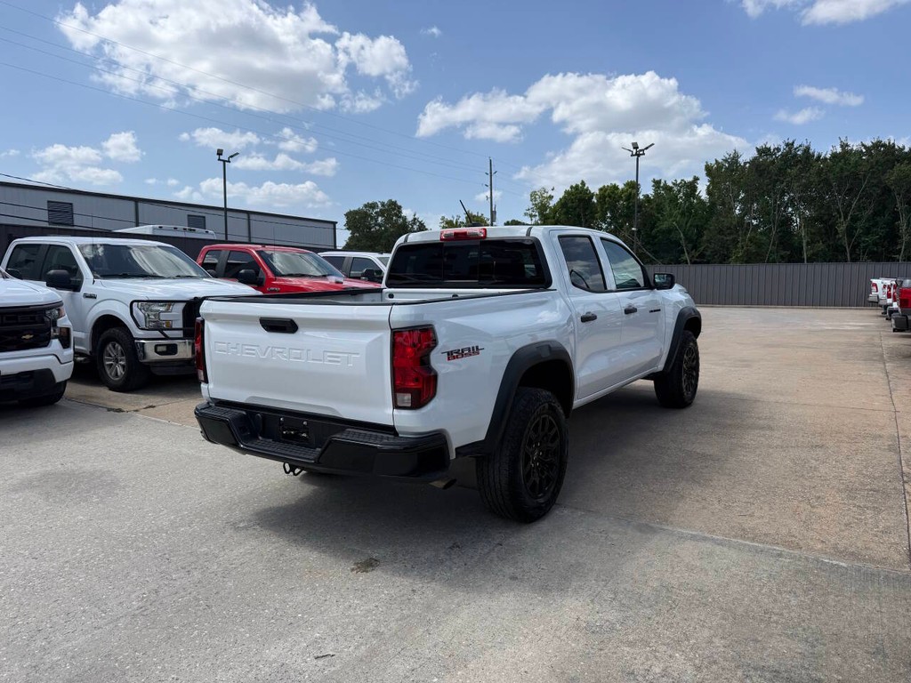 Chevrolet Colorado Vehicle Full-screen Gallery Image 05