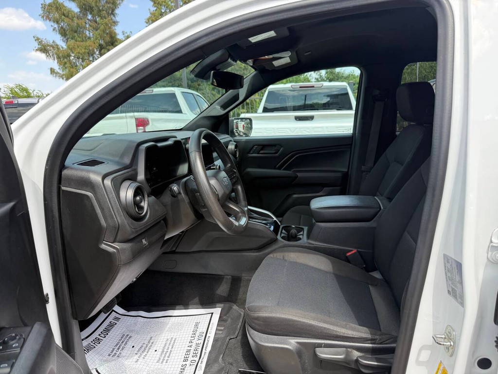 Chevrolet Colorado Vehicle Full-screen Gallery Image 07