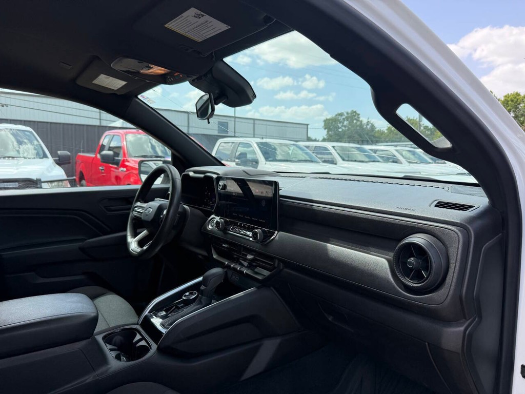 Chevrolet Colorado Vehicle Full-screen Gallery Image 09