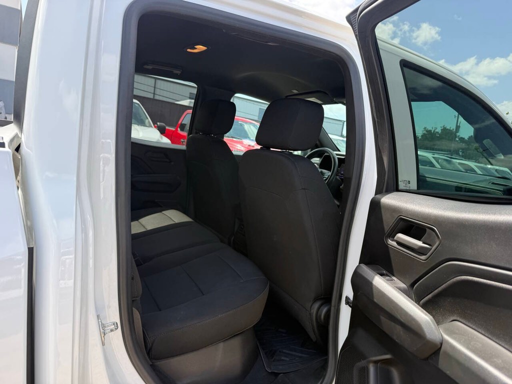 Chevrolet Colorado Vehicle Full-screen Gallery Image 15