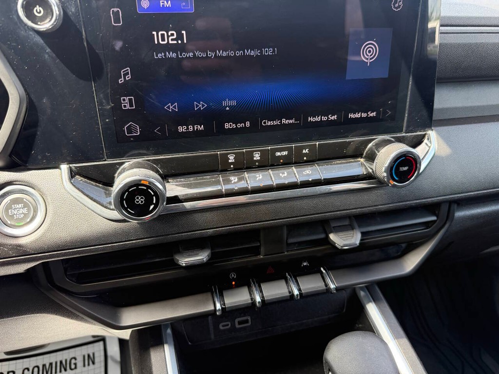 Chevrolet Colorado Vehicle Full-screen Gallery Image 27