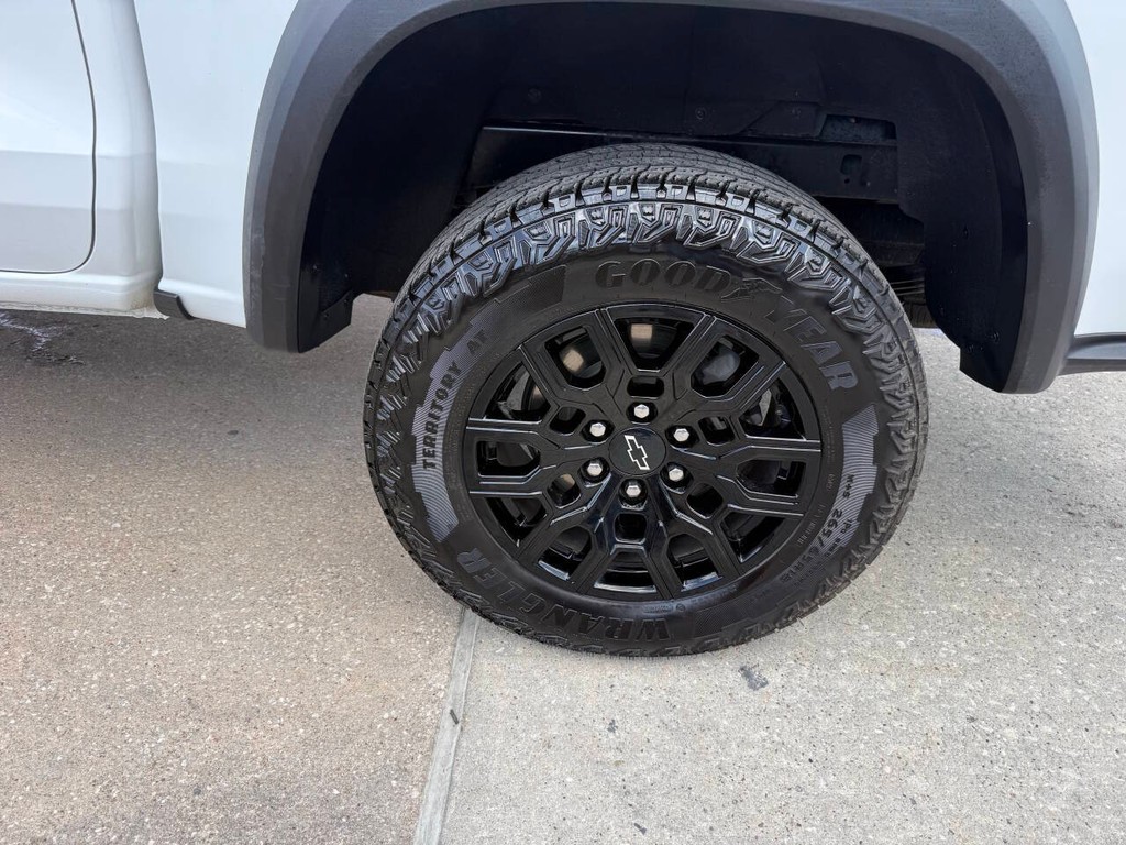Chevrolet Colorado Vehicle Full-screen Gallery Image 35