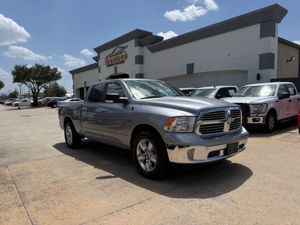 Ram 1500 Classic Vehicle Full-screen Gallery Image 02