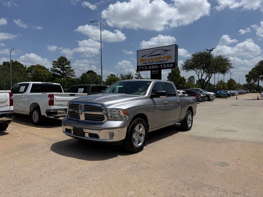 Ram 1500 Classic Vehicle Full-screen Gallery Image 03