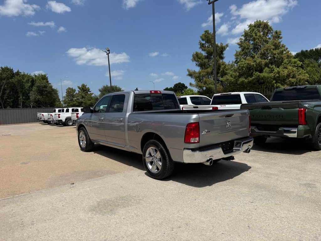 Ram 1500 Classic Vehicle Full-screen Gallery Image 04