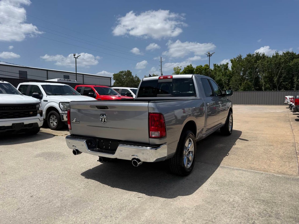 Ram 1500 Classic Vehicle Full-screen Gallery Image 05