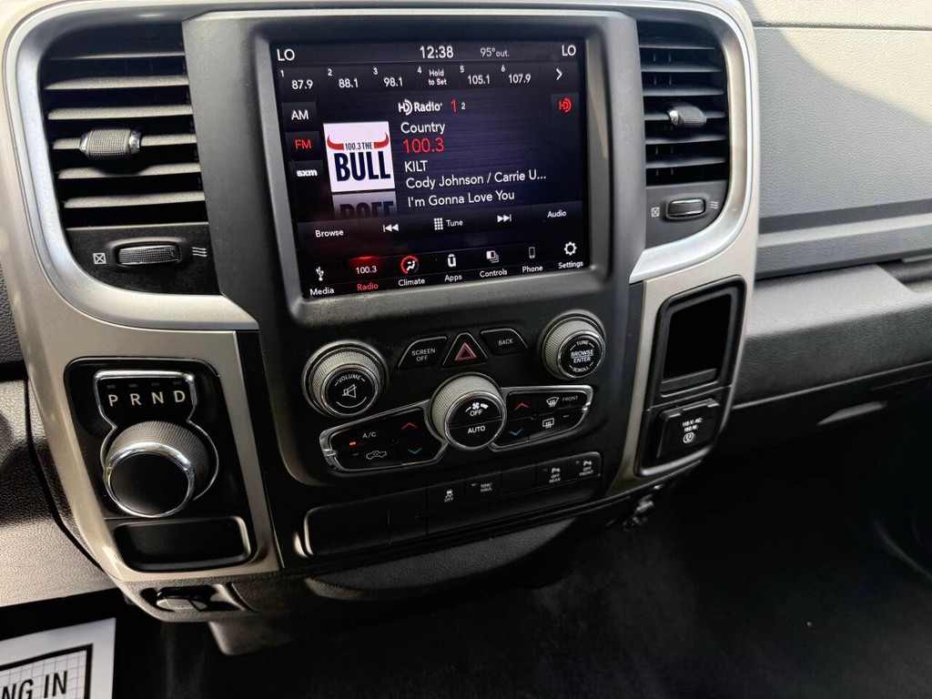 Ram 1500 Classic Vehicle Full-screen Gallery Image 27