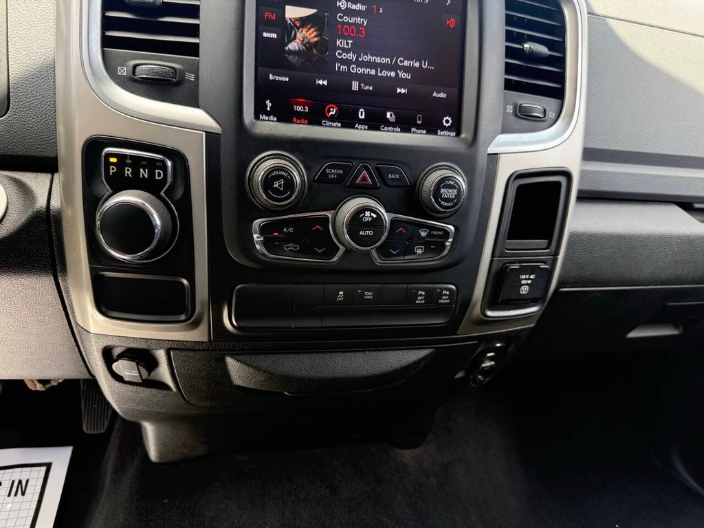 Ram 1500 Classic Vehicle Full-screen Gallery Image 28