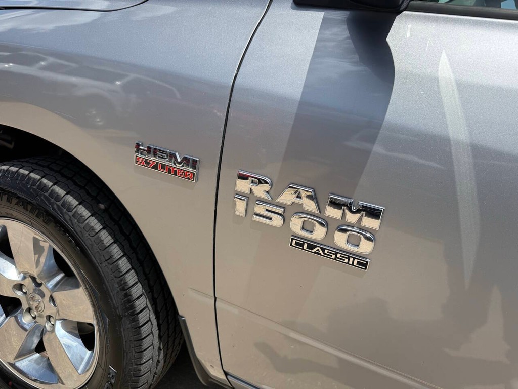 Ram 1500 Classic Vehicle Full-screen Gallery Image 34