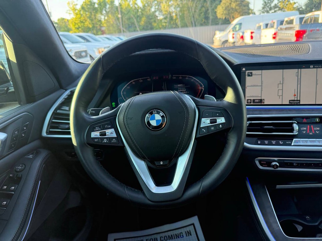 BMW X5 Vehicle Full-screen Gallery Image 22