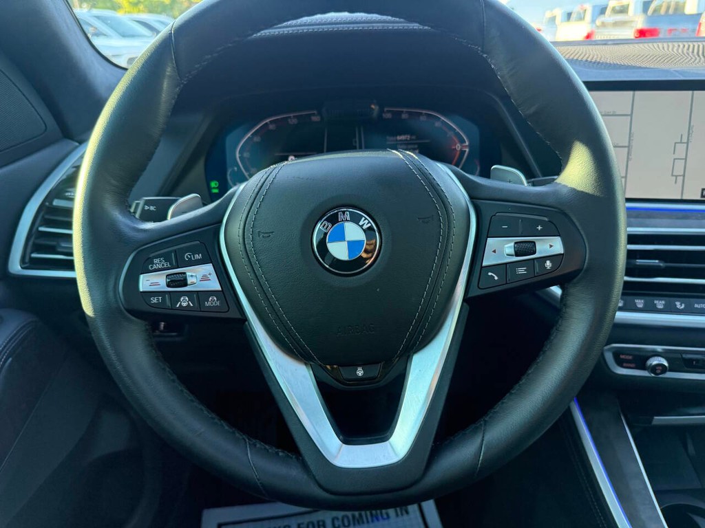 BMW X5 Vehicle Full-screen Gallery Image 24