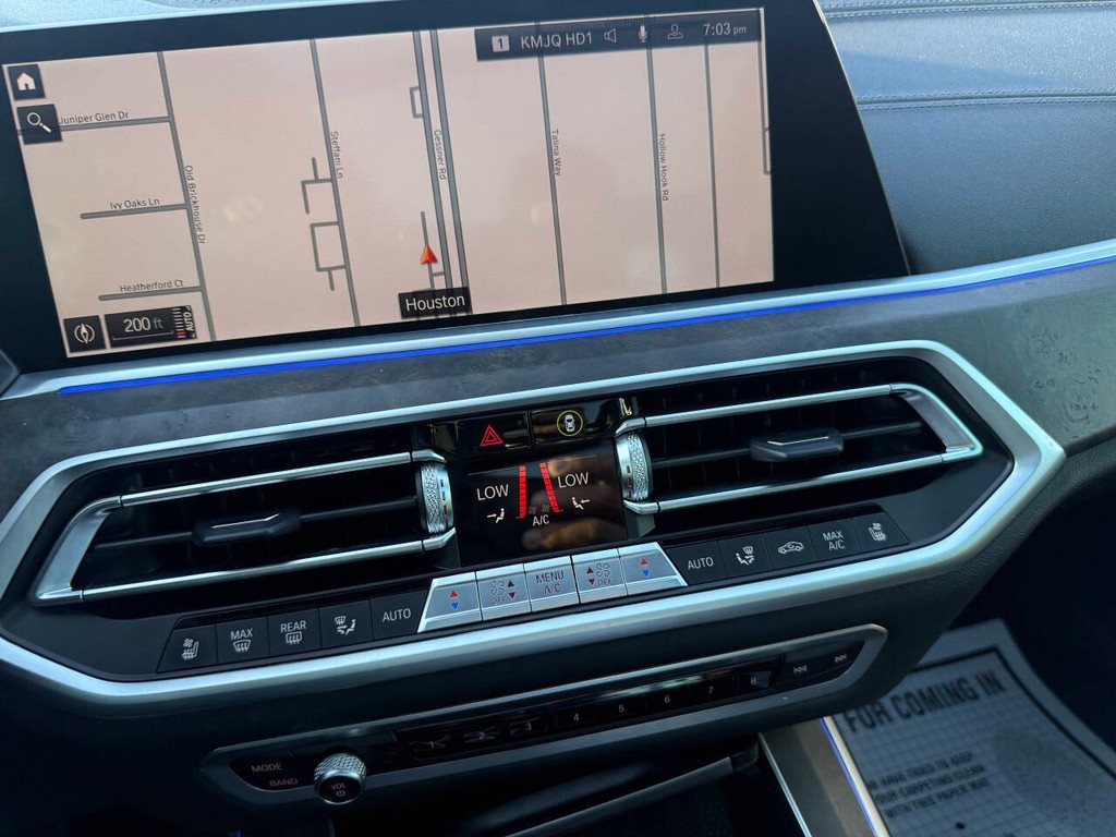 BMW X5 Vehicle Full-screen Gallery Image 28