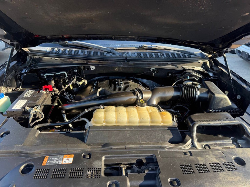 Lincoln Navigator Vehicle Full-screen Gallery Image 39