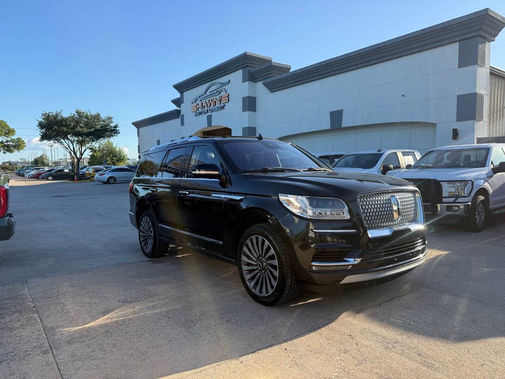 Lincoln Navigator Vehicle Full-screen Gallery Image 46