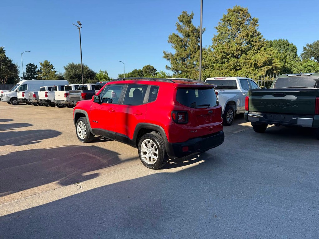 Jeep Renegade Vehicle Full-screen Gallery Image 04