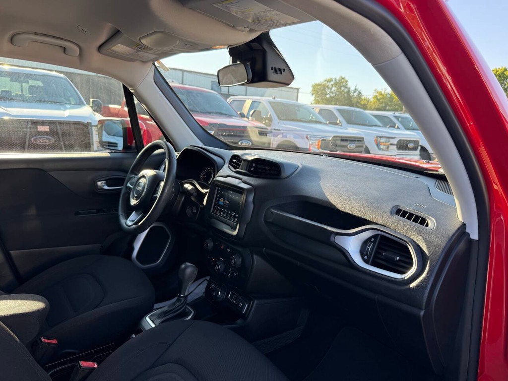 Jeep Renegade Vehicle Full-screen Gallery Image 09