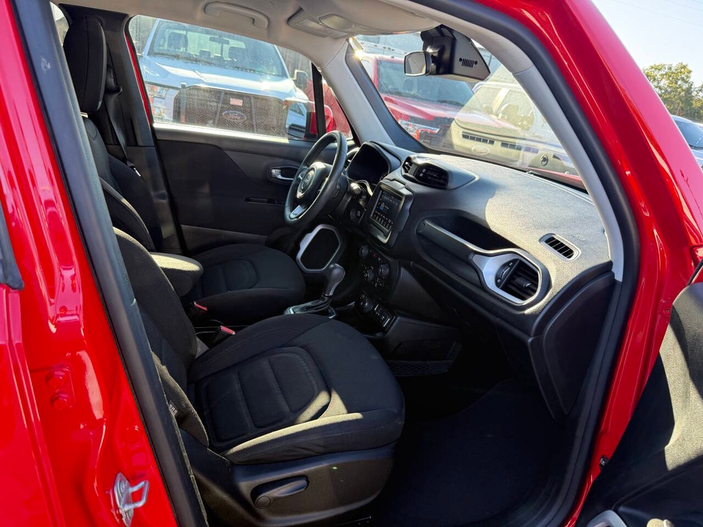 Jeep Renegade Vehicle Full-screen Gallery Image 10
