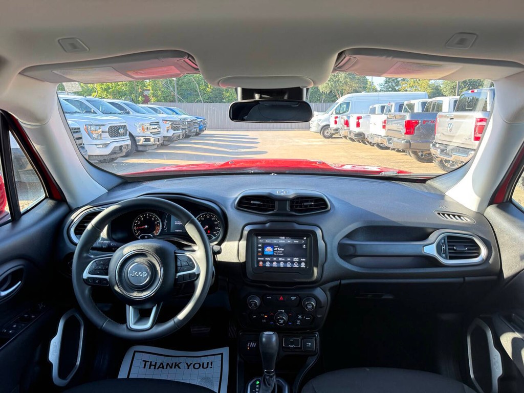 Jeep Renegade Vehicle Full-screen Gallery Image 17