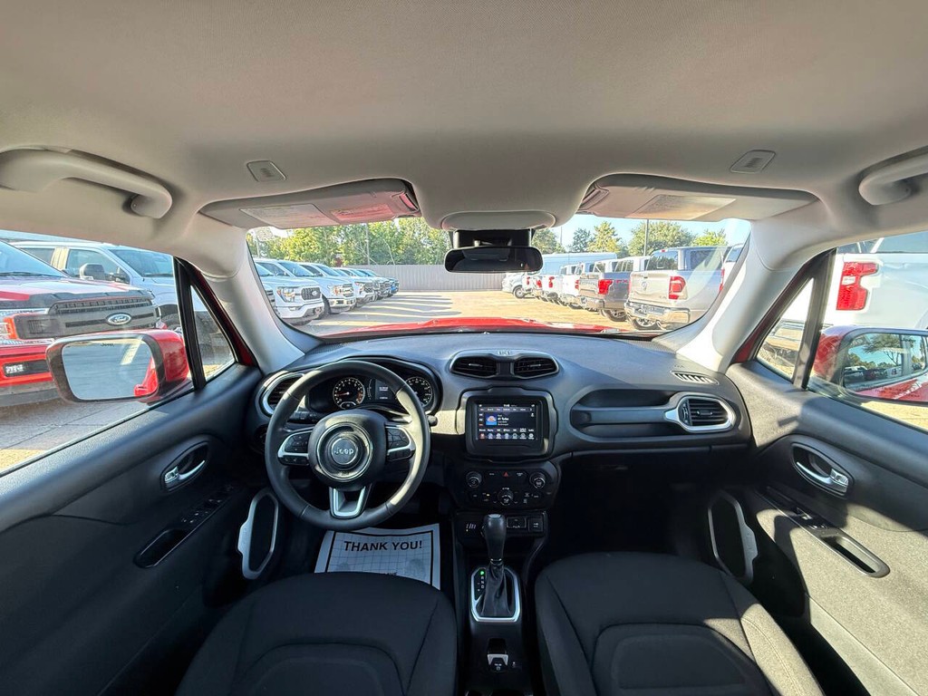 Jeep Renegade Vehicle Full-screen Gallery Image 18