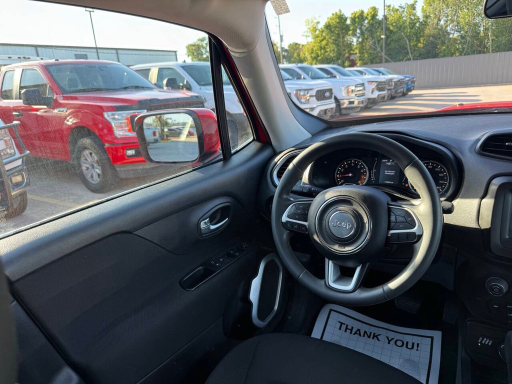 Jeep Renegade Vehicle Full-screen Gallery Image 19