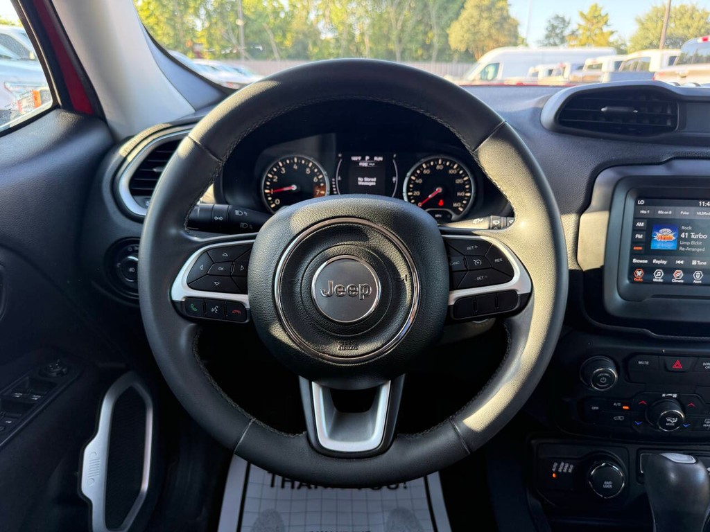 Jeep Renegade Vehicle Full-screen Gallery Image 22