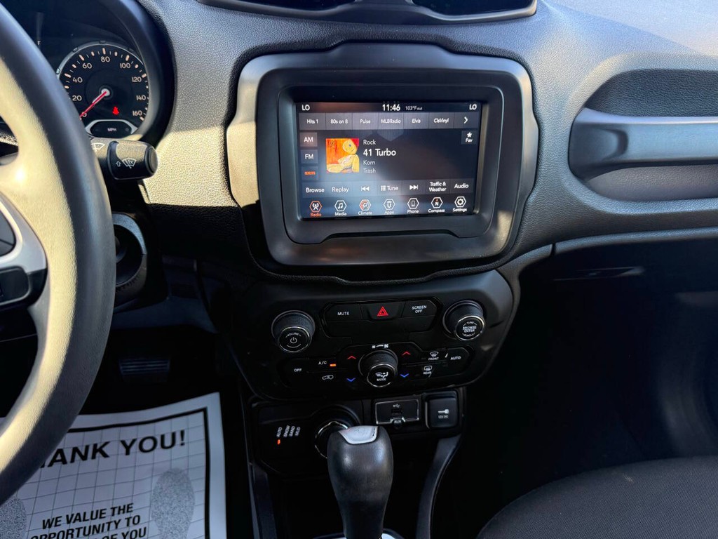 Jeep Renegade Vehicle Full-screen Gallery Image 24
