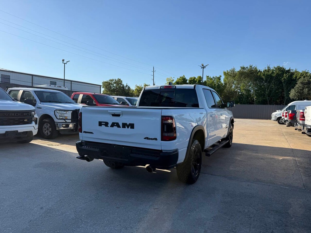 Ram 1500 Vehicle Full-screen Gallery Image 05